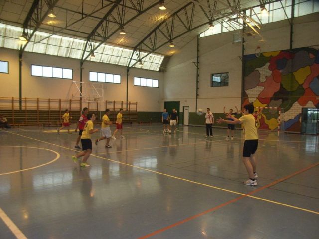 El IES Juan de la Cierva participó en la final de la fase intermunicipal de balonmano de Deporte Escolar, Foto 3