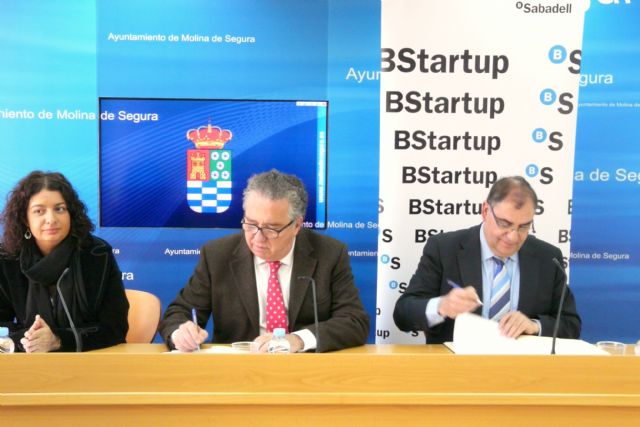 El Ayuntamiento y el Banco Sabadell firman un convenio de colaboración para la financiación de proyectos y actividades empresariales - 2, Foto 2
