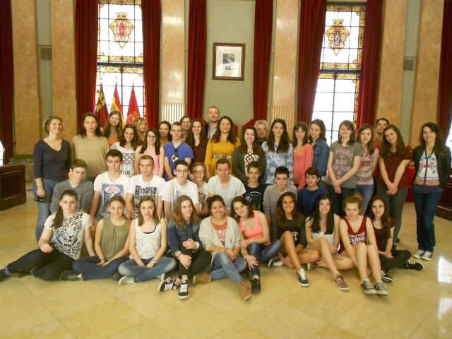 María Dolores Sánchez recibe a los alumnos del Lycée Belleuve de Toulouse y del IES Mariano Baquero de Murcia - 1, Foto 1