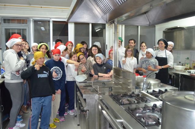 El proyecto Creciendo por dentro metió a 25 jóvenes en la cocina - 1, Foto 1
