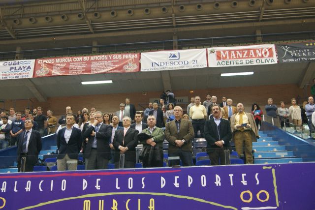 Minuto de silencio por la madre de Fran Serrejón - 2, Foto 2