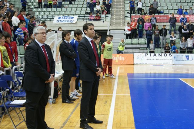 Minuto de silencio por la madre de Fran Serrejón - 3, Foto 3