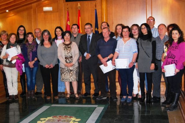 Una veintena de vecinos de Pliego se forman en redes sociales para ayudarles a buscar empleo - 1, Foto 1