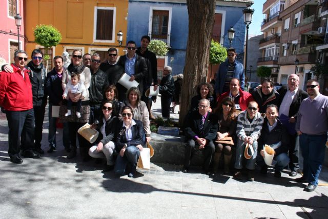 96 alumnos del entonces colegio público Jacinto Benavente recuerdan tras 25 años, la plantación del más legendario olmo en su plaza - 5, Foto 5
