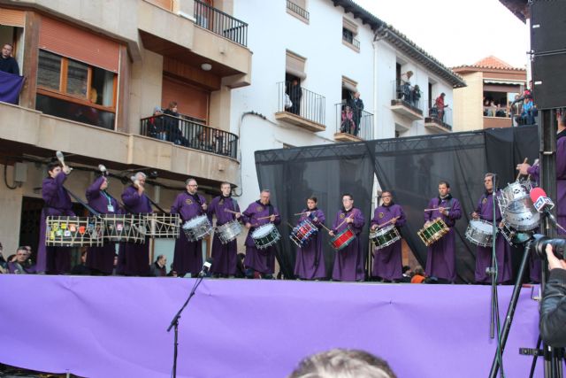 Un centenar de túnicas moradas acompañan en Calanda la presentación de las Jornadas Nacionales del Tambor y el Bombo Jumilla 2015 - 4, Foto 4