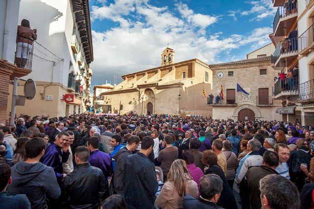 Un centenar de túnicas moradas acompañan en Calanda la presentación de las Jornadas Nacionales del Tambor y el Bombo Jumilla 2015 - 5, Foto 5