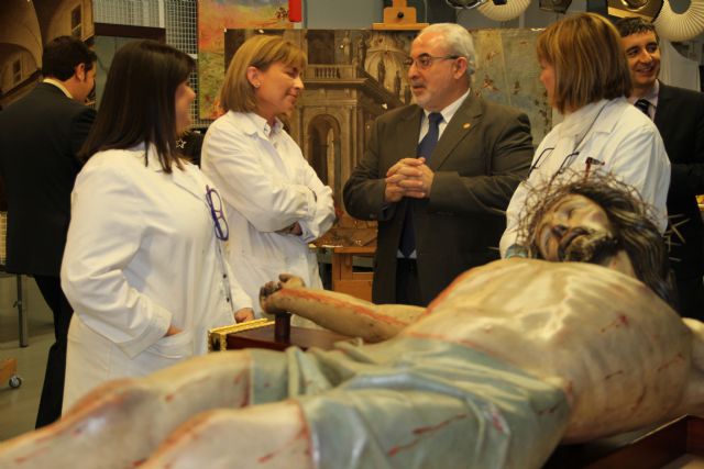 El Cristo de la Salud ya luce tras la restauración financiada por la UCAM - 1, Foto 1