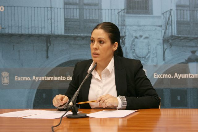 Discapacitados y jubilados ya pueden usar gratuitamente el autobús urbano acreditando su condición - 1, Foto 1