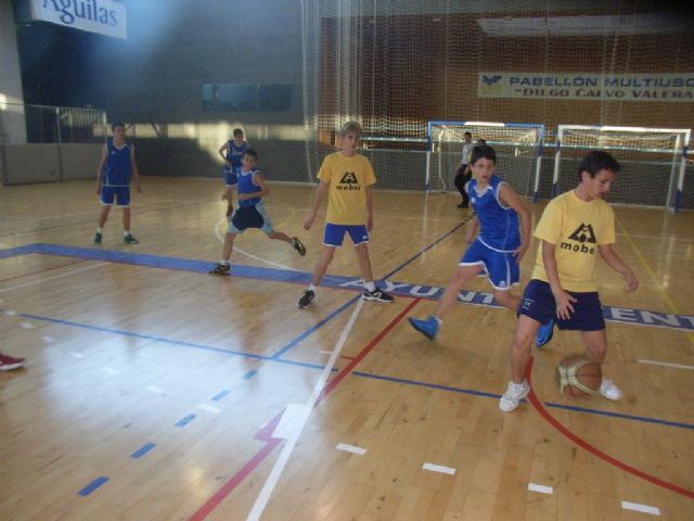 El Colegio Reina Sofia and Juan de la Cierva IES participated in the final phase of the inter basketball and futsal School Sports, Foto 1