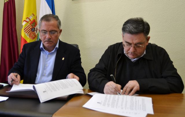 El Ayuntamiento y Cáritas firman un convenio mediante el que se contratarán a ciudadanos de Águilas en paro - 2, Foto 2