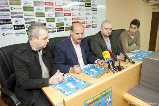 Los famosos juegan al fútbol para ayudar a Juanico - 4, Foto 4