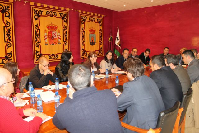 La Comisión de Seguimiento y Atención a Personas en Riesgo de Desahucio se reúne por primera vez con directivos de entidades bancarias locales - 1, Foto 1