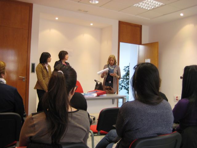 Empleo e Igualdad organizan un cursos de auxiliar de enfermería geriátrica - 1, Foto 1