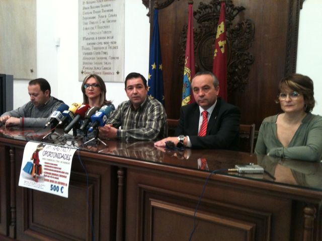 La Asociación de Comerciantes de la Carretera de Águilas de Lorca organiza en MercaLorca su primer rastro de oportunidades - 1, Foto 1