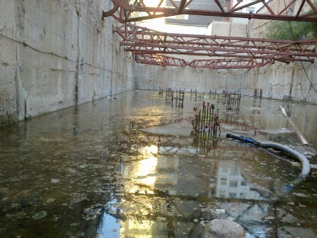 MC pide la aplicación de la Ordenanza Municipal de Limpieza para el solar de Alfonso XIII n°43 - 2, Foto 2