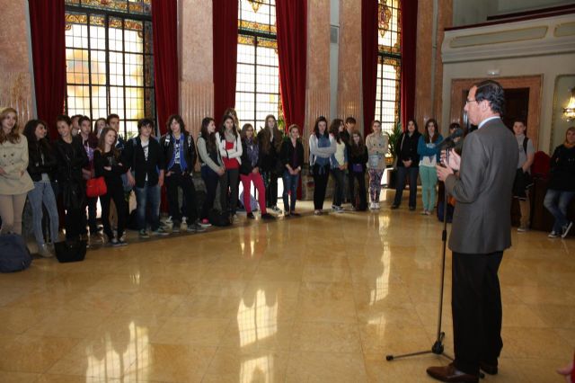 El Alcalde da la bienvenida a Murcia a estudiantes franceses de intercambio lingüístico - 2, Foto 2