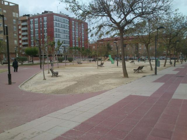 El Grupo Socialista exige al PP que subsane las deficiencias en un jardín de Ronda Sur - 2, Foto 2