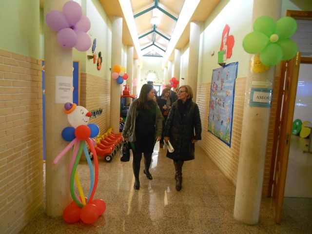 Los padres conocen las instalaciones del Centro Integral de la Vida Familiar y Laboral durante la jornada de puertas abiertas - 1, Foto 1