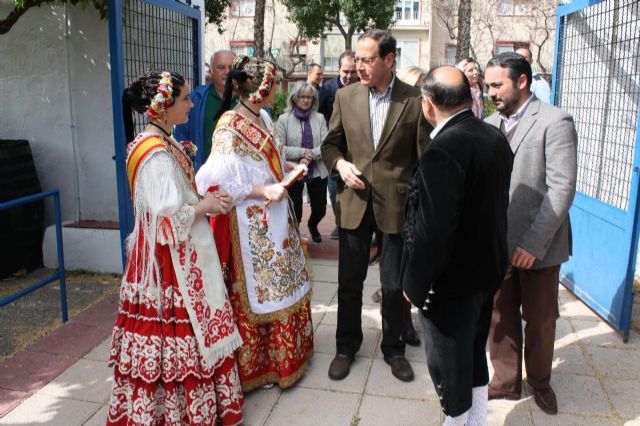 El Alcalde expresa su reconocimiento a la Reina infantil y mayor por su excelente labor como representantes de Murcia y de sus peñas - 5, Foto 5