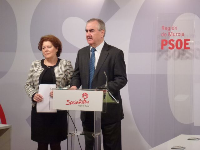 El PSOE prepara acciones judiciales por el incumplimiento de la Ley de Renta Básica por parte del Gobierno regional - 1, Foto 1
