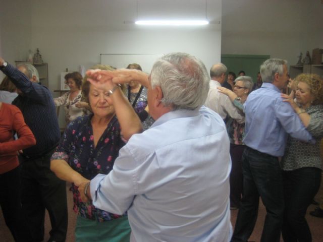 Los mayores se lanzan a los bailes latinos - 2, Foto 2
