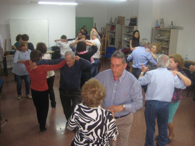 Los mayores se lanzan a los bailes latinos - 3, Foto 3