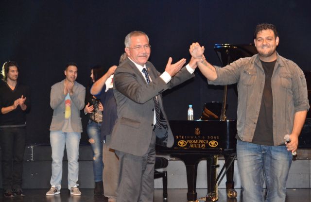 El compositor Ismael Moya presenta su canción dedicada a Águilas - 2, Foto 2