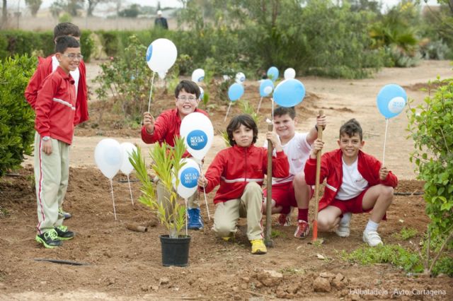 Los pequeños del Miralmonte reforestan el Parque de los Exploradores - 3, Foto 3