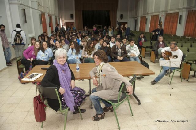 Vega Cerezo se encuentra con los jóvenes cartageneros del Premio Mandarache - 4, Foto 4