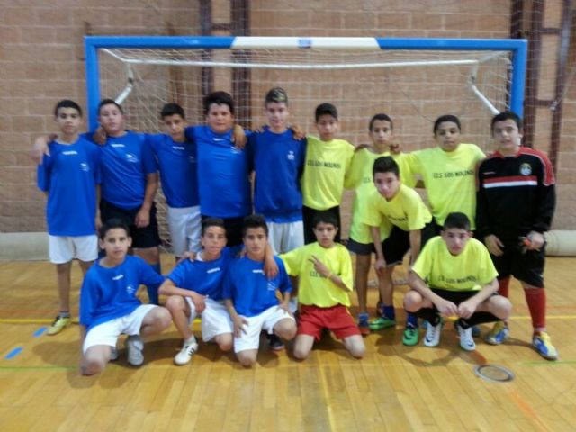 Fútbol sala, baloncesto y voleibol, en los cuartos de final regional - 1, Foto 1