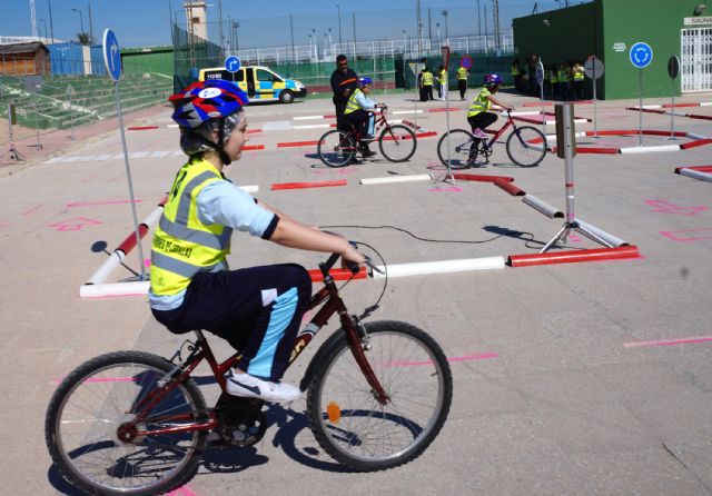 Los escolares torreños disfrutan ya en bici de la parte práctica de la campaña de educación vial - 2, Foto 2