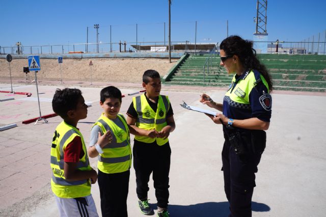 Los escolares torreños disfrutan ya en bici de la parte práctica de la campaña de educación vial - 5, Foto 5