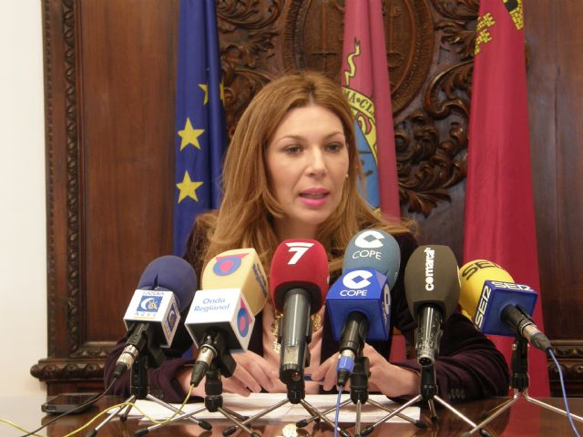 El Ayuntamiento subraya la contribución decisiva de la Mesa Solidaria al proceso de recuperación de la ciudad tras los terremotos - 1, Foto 1