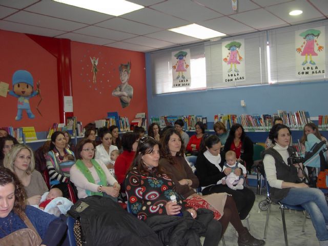 Lactocrianza ha celebrado el Día del Libro comentando libros relacionados con el embarazo, el parto y la crianza - 4, Foto 4