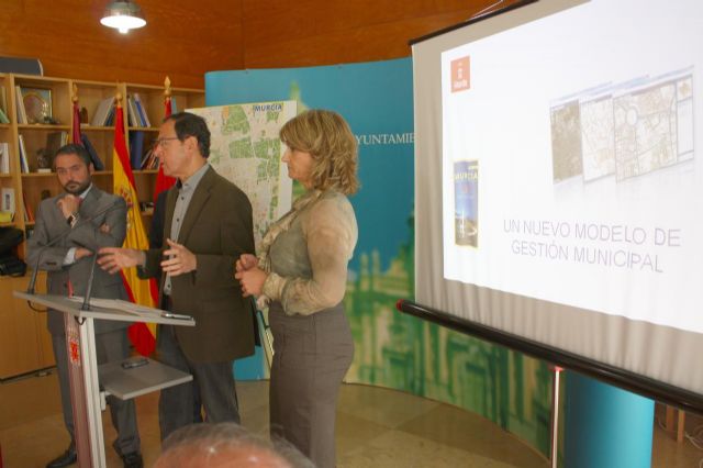 El Alcalde presenta un nuevo modelo de gestión municipal basado en el territorio - 1, Foto 1