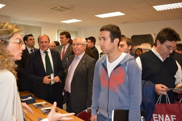 Mil universitarios entran en contacto con 26 empresas e instituciones en el Foro de Empleo de Murcia - 2, Foto 2