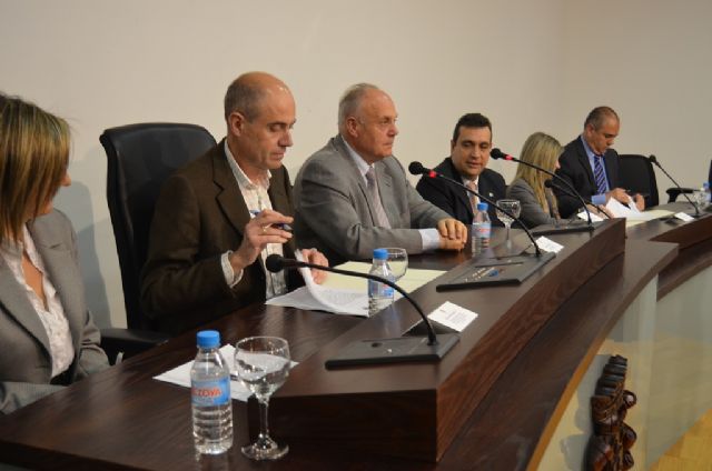 El Ayuntamiento firma un convenio para la investigación aplicada del aprovechamiento de residuos agrícolas en alimentación animal - 1, Foto 1