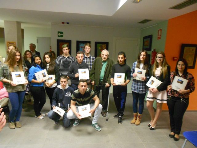 Los alumnos del Programa de Cualificación Profesional Inicial participan en una exposición de pintura - 3, Foto 3