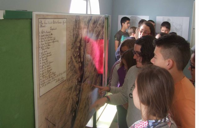 La exposición sobre la presencia de Caravaca en los mapas visita centros educativos - 2, Foto 2