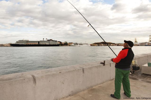 Dos cruceros con dos mil trecientos turistas llegan al Puerto de Cartagena - 1, Foto 1