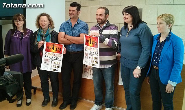 Se celebra un Master Class de Zumba solidario el próximo sábado, día 5, en el Pabellón de Deportes, Foto 1