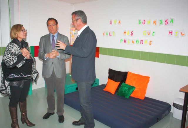 El Alcalde inaugura la sala de estimulación multisensorial de la residencia de Afapade - 1, Foto 1