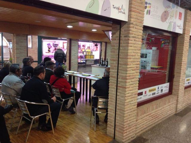 Vinos y productos típicos de la Región se dan cita en el Aula de Cultura Gastronómica Raimundo González - 1, Foto 1