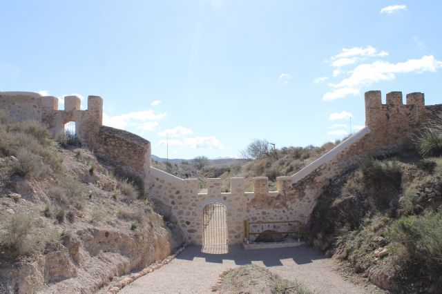 El alcalde y el concejal de Agricultura y Montes presentan la rehabilitación de la Fuente del Cerco - 2, Foto 2