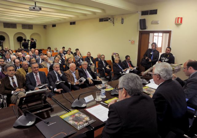 El consejero Pedro Antonio Sánchez destaca la contribución de la Universidad de Murcia al desarrollo regional en acto de revista del centenario - 3, Foto 3