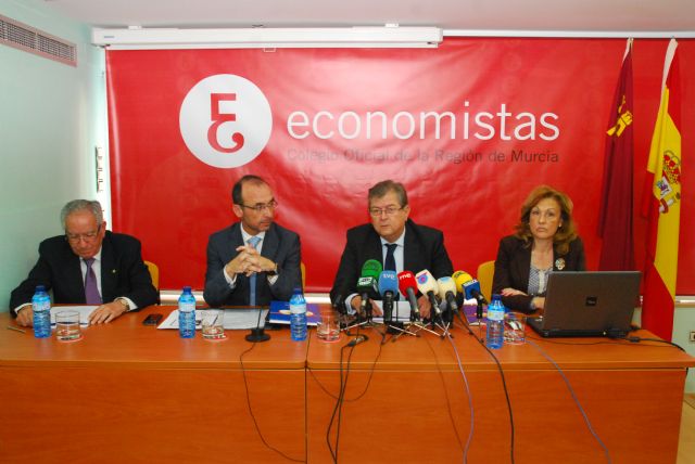 Salvador Marín y Ramón Madrid destacan la importancia de la financiación para las empresas exportadoras - 1, Foto 1