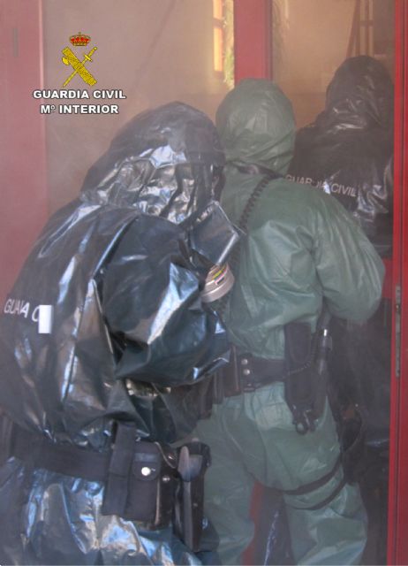 La Guardia Civil realiza un simulacro en una empresa de Escombreras 'tomada' por saboteadores con gas tóxico - 1, Foto 1