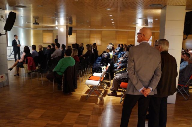 Los empleados del Ayuntamiento torreño participan en la jornada Conoce tu empresa - 4, Foto 4