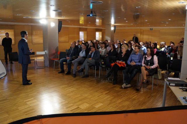 Los empleados del Ayuntamiento torreño participan en la jornada Conoce tu empresa - 5, Foto 5