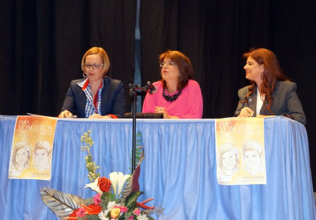 La escritora local Mª Dolores Mateo presenta en Las Torres de Cotillas su libro Para vosotros - 3, Foto 3